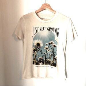 Rebellious One Graphic T-Shirt Women’s XS Just Keep Growing Daisy Positive Vibes